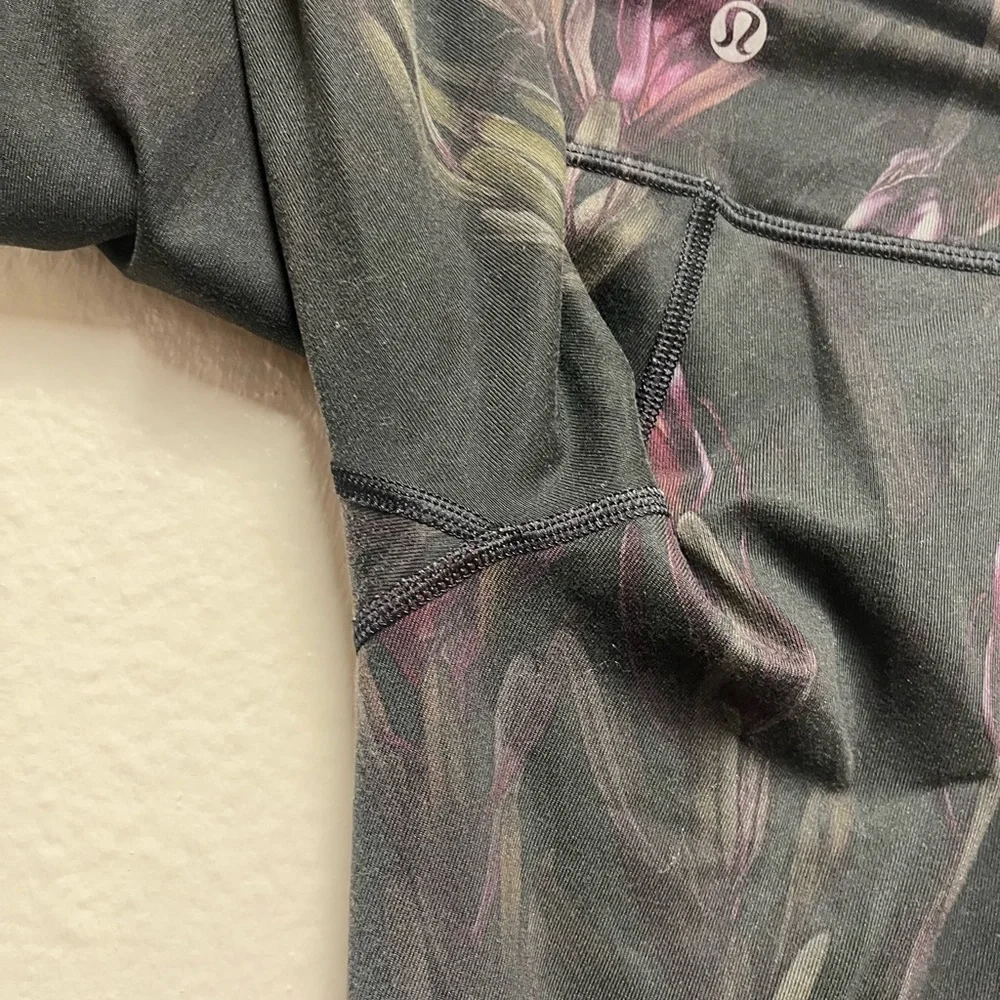 Lululemon Women's Black and Purple Leggings